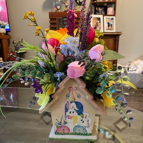 Easter/Spring Table Decor - Picture 3 of 6